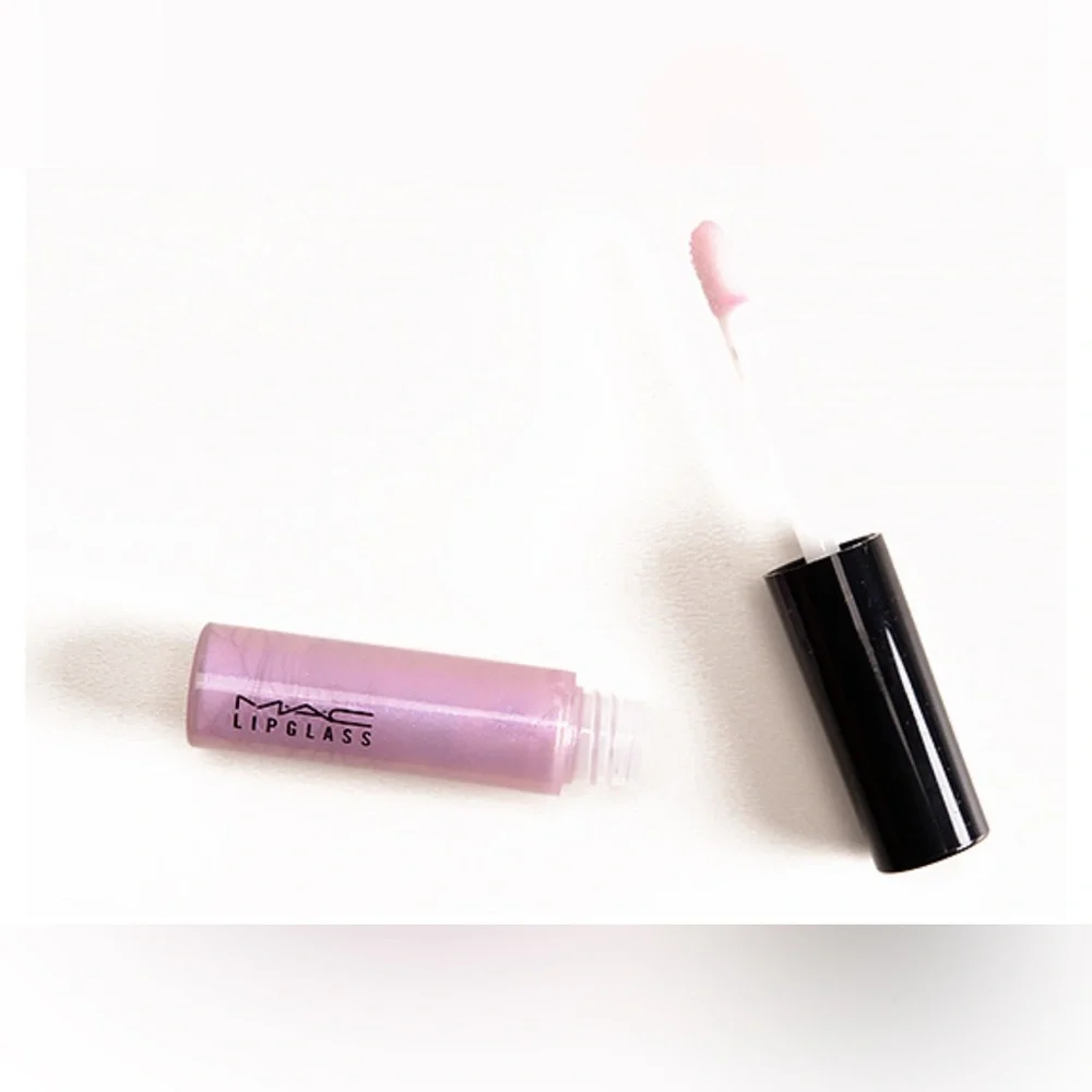 MAC RECKLESS DESIRE LIPGLASS. LIMITED EDITION. NEW IN BOX.